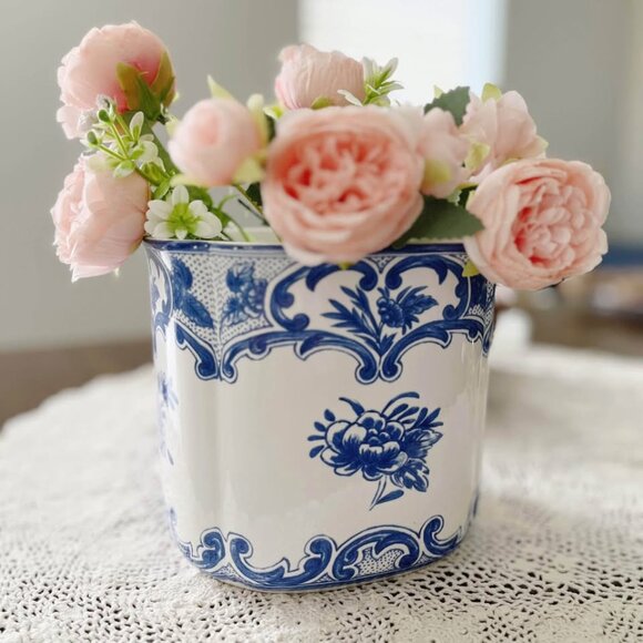 Vintage Tiffany & Co Blue and White Delft Floral Vase Planter - Picture 15 of 15